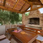 Lola - Privacy, Pool & View * Каштела