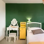 Lola - Privacy, Pool & View