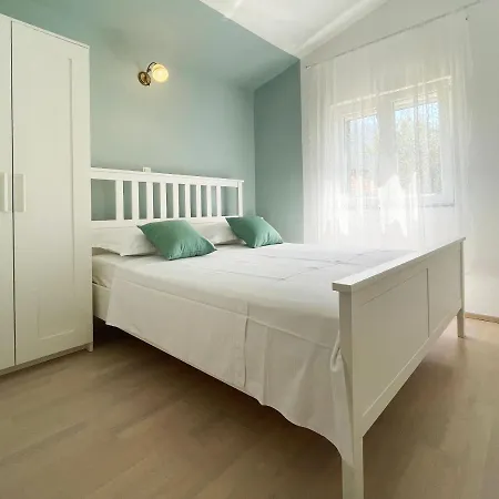 Villa Lola - Privacy, Pool & View *