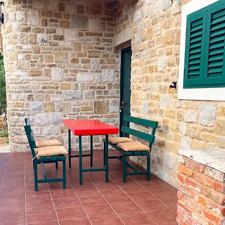 Lola - Privacy, Pool & View * Kaštela