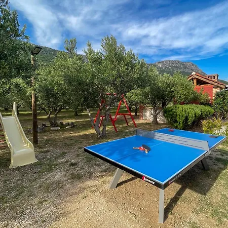 Lola - Privacy, Pool & View Villa *