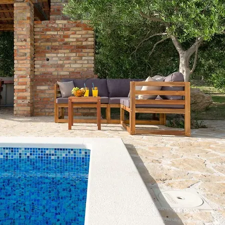 Villa Lola - Privacy, Pool & View
