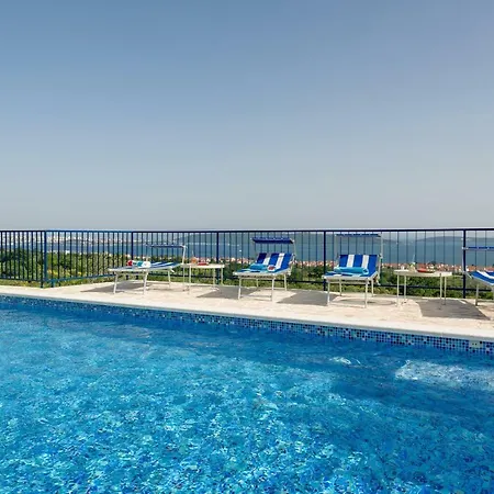 빌라 Lola - Privacy, Pool & View *