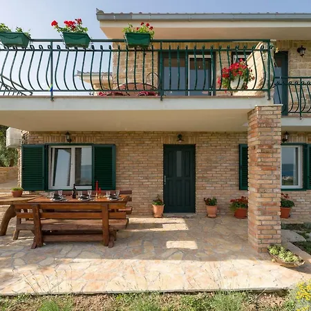 Villa Lola - Privacy, Pool & View Kaštela