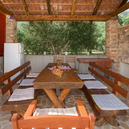 Lola - Privacy, Pool & View * Kaštela